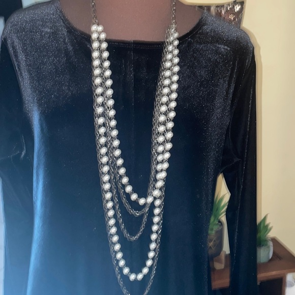 5 strand Pearl and antiqued color chains Adjustable length - Picture 1 of 3